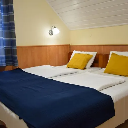 Zoeld Zona Ueduelo Bed & Breakfast 3*