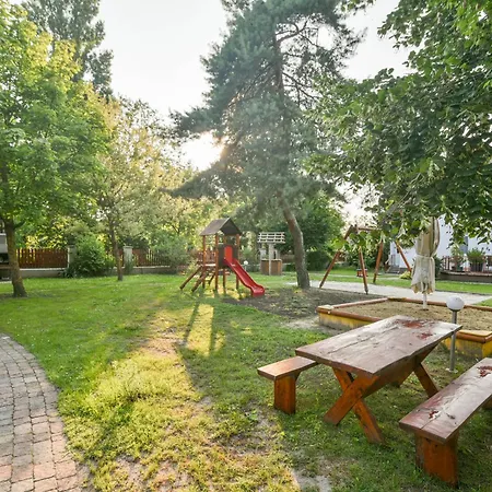 Bed and breakfast Zóna üdülő *