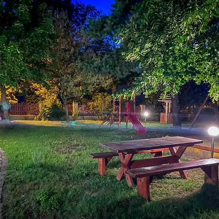 Zóna üdülő *