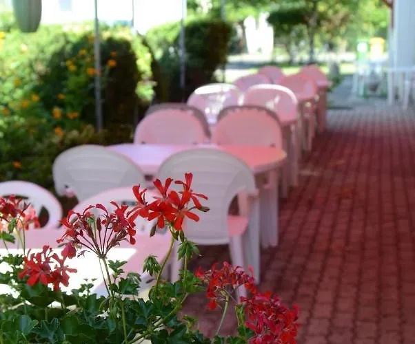 Zoeld Zona Ueduelo לינה וארוחת בוקר זמראדי