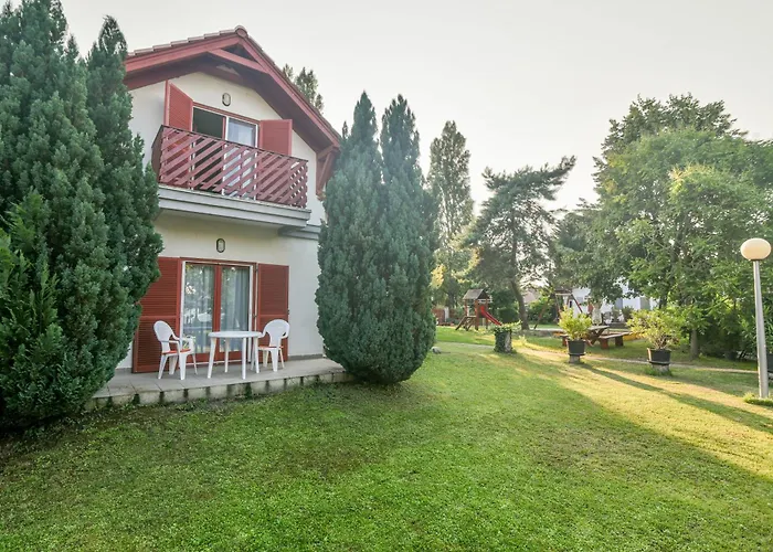 Zoeld Zona Ueduelo לינה וארוחת בוקר 3*